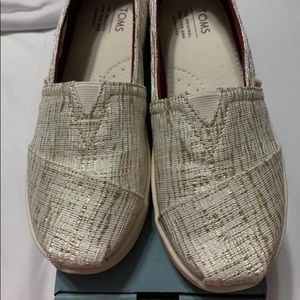 Girls size 13.5 TOMS